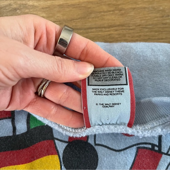 Walt Disney World WDW EPCOT Rare Vintage 1990s Crewneck Sweatshirt - Picture 5 of 8
